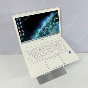 화이트 삼성 NT905S3K 쿼드코어 13인치 중고노트북