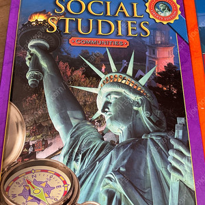 Social studies / Reading street