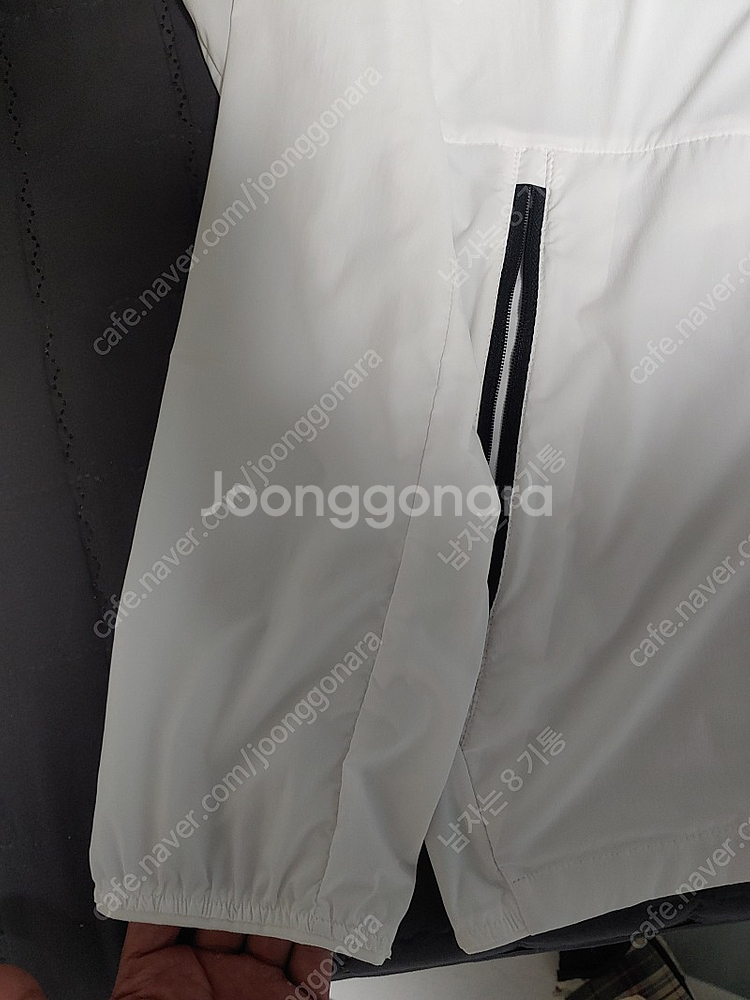 노스페이스 노쓰페이스 얇은 경량 화이트 바람막이 윈드러...--2