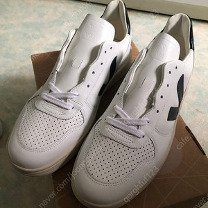 베자 V10 leather sneakers / VX020005UEXTRA WHITE BLACK