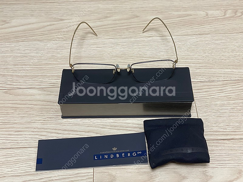 디타 린드스트럼, 린드버그 무테, 마르쿠스티 안경--7