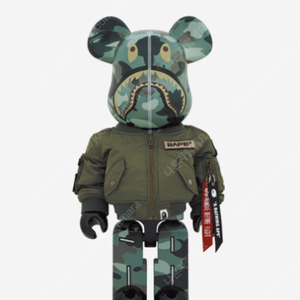 Bearbrick x BAPE x Alpha Industries 1000% 판매합니다.