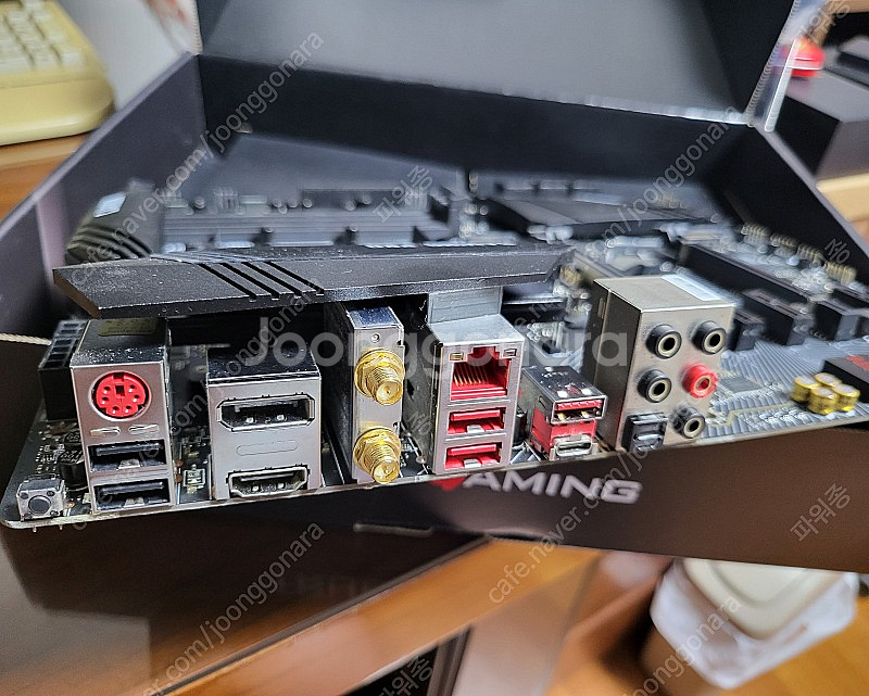 MSI B450 카본 AC 팝니다.--3