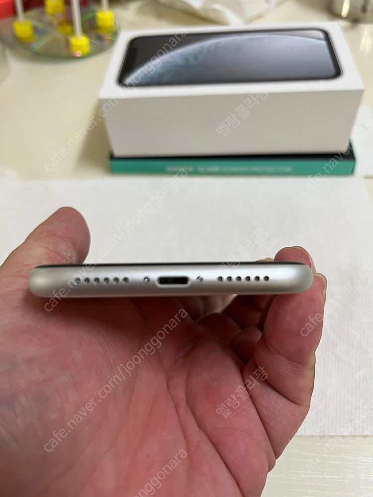 아이폰 xr 64g s급 화이트 (배터리 83%)--2
