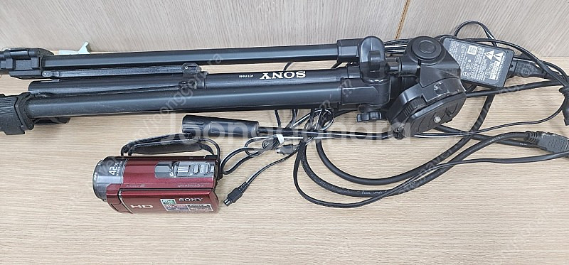 소니 cx130 캠코더와 삼각대 vct r640--6