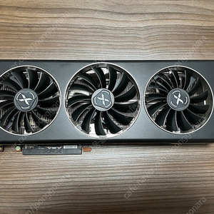 xfx rx 6700xt merc 팝니다