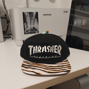 트레셔 지브라 스냅백 데드스탁 thrasher