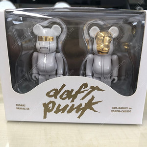 베어브릭 (bearbrick) X 다프트펑크 (daft punk) white ver.