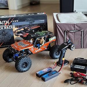 axial 락레이서 (rock racer) 몬스터트럭