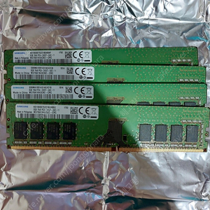 삼성램 ddr4 2400t 8gb 4개 일괄 판매 합니다.