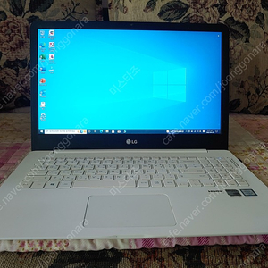 LG 15UD560-KX7DK 노트북 팝니다.