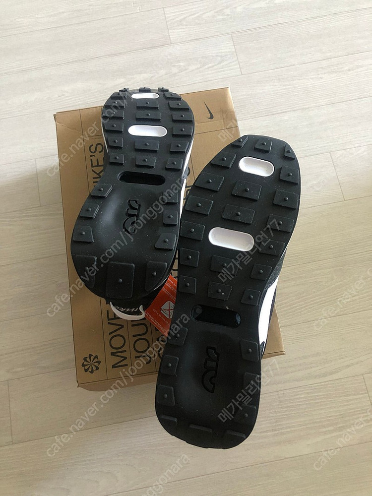 나이키 에어맥스 프리데이 270 새상품 판매합니다.--2