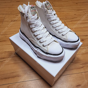 메종 미하라 야스히로 OG Sole Canvas High-top Sneakers White ﻿A01FW701-WHITE 44사이즈(280) 팝니다