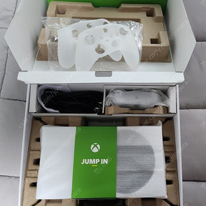xbox series s 판매합니다.