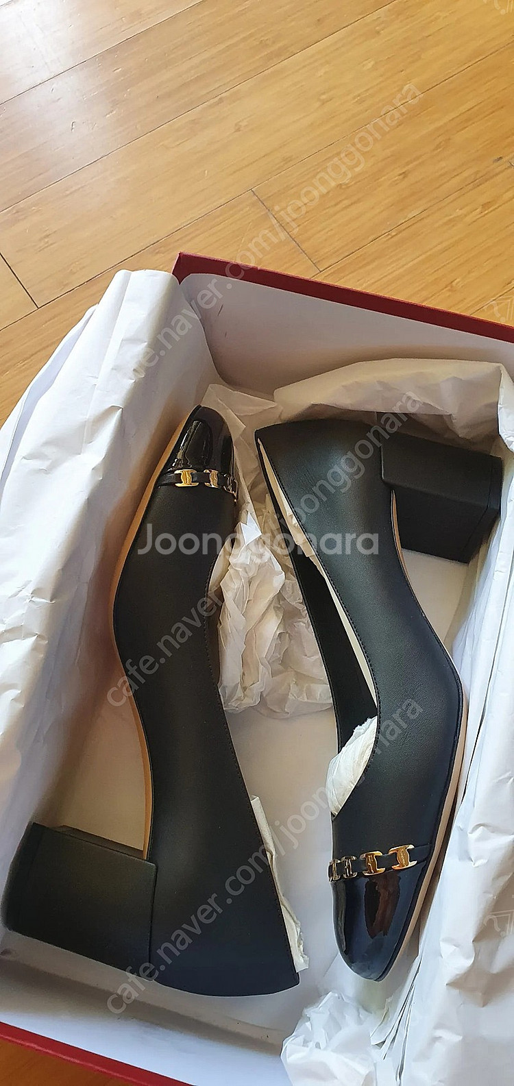 페라가모 아벨라 펌프스 8D--3