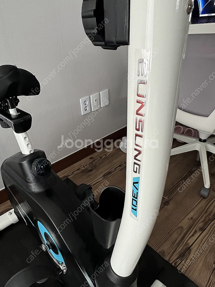 [올해구입/상태최상] 은성 헬스빌 V301 실내사이클--5