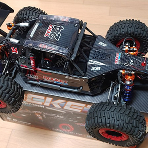 zd racing 대십 데저트버기(dbx-10) 택포 18만 팝니다.