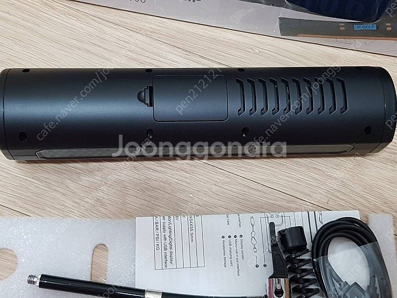 무선 타이어 공기압 주입기 12.6V 70w--3