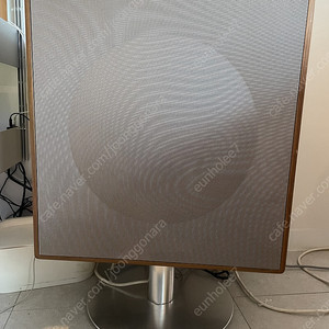 제네바 XL 월넛 스탠드 팝니다.