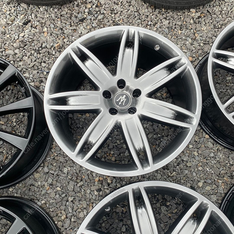 (판매)20인치 마세라티 콰트로포르테 고스트크롬 정품휠 1대분 판매합니다--8