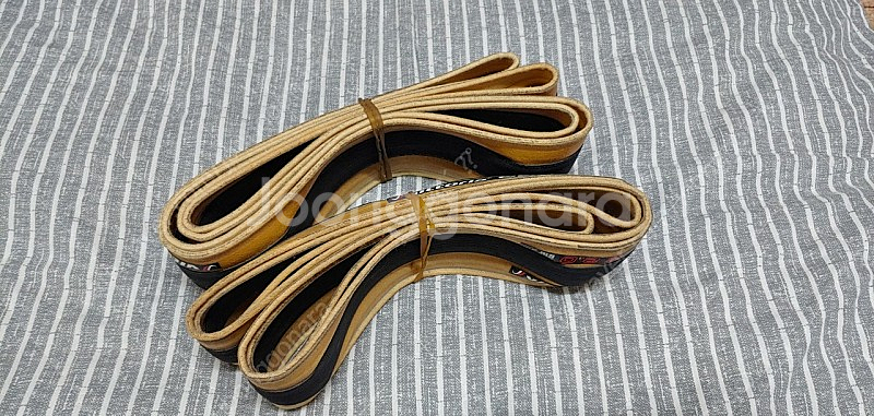 비토리아코리사 클린처 28c 팝니다.--1