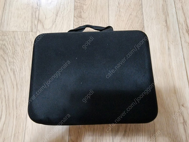 고프로8(거의 새거)+배터리팩+방수 하우징+다이빙 렌즈+조명+가방 일괄 판매합니다.--2