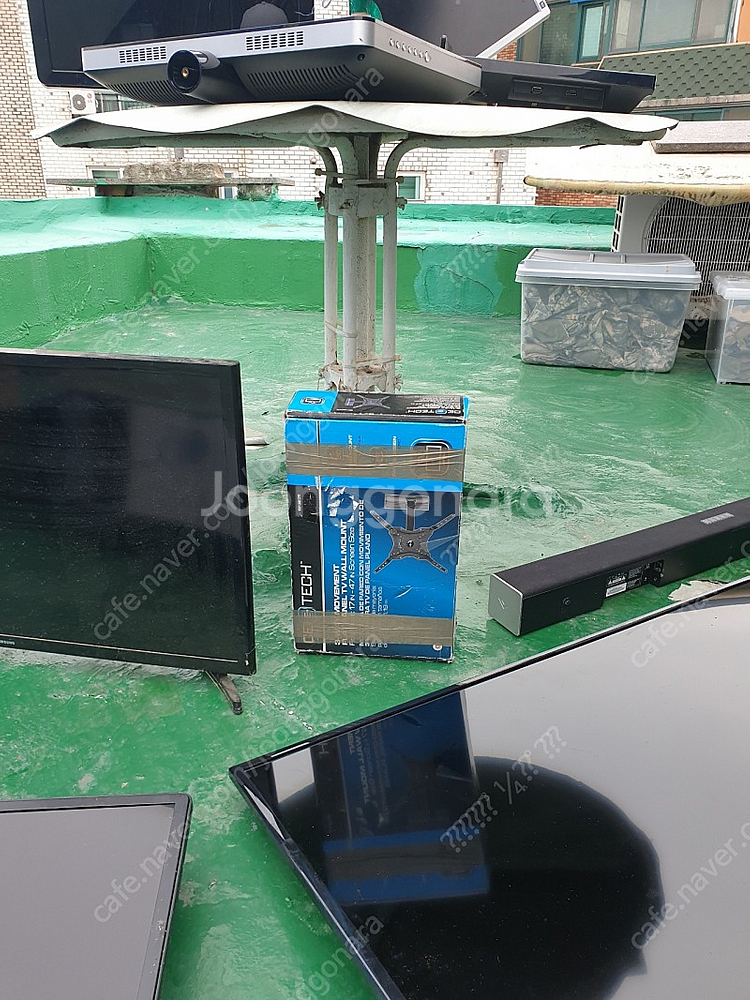 이사와 집정리 중 티비TV 모니터 9대 전부 가져가실분 정상작동 단순고장 패널파손 상태 여러가지입니다 전부 9만원에...--5