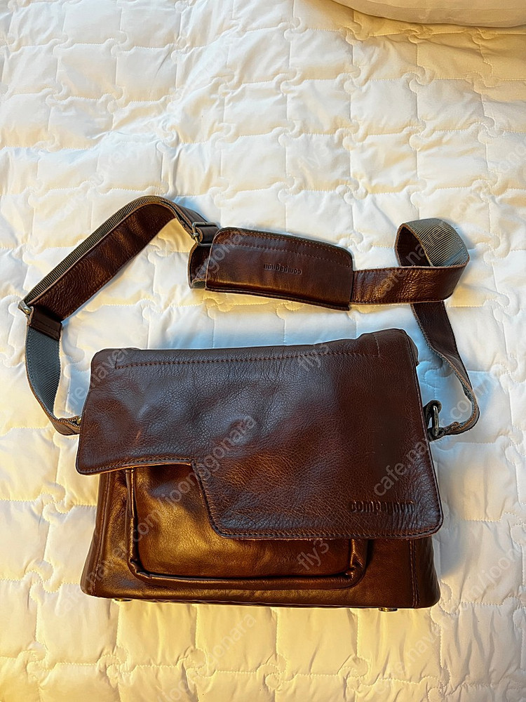 꼼빠뇽 독일 카메라 가죽가방 compagnon the little messenger(다크브라운)--3