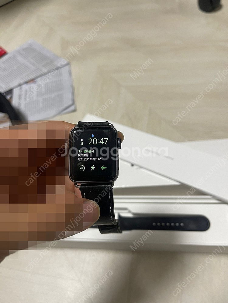 애플워치 시리즈3 블랙팝니다.--2