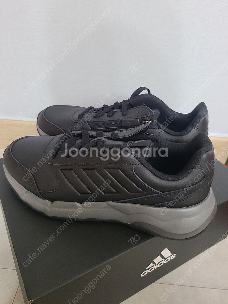 아디다스 가죽 운동화--1