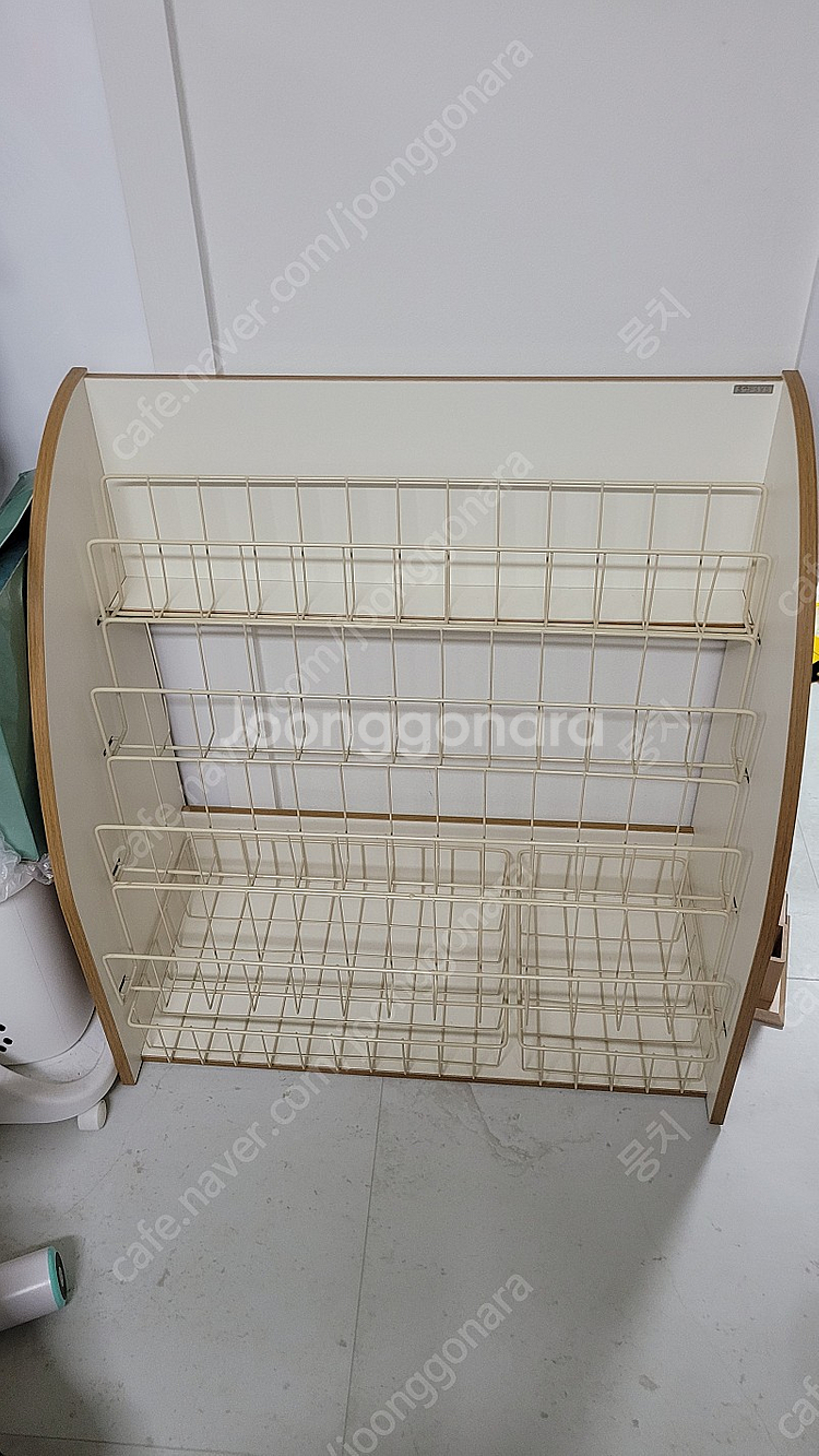 소프시스 유아잡지 책꽂이 팝니다--2