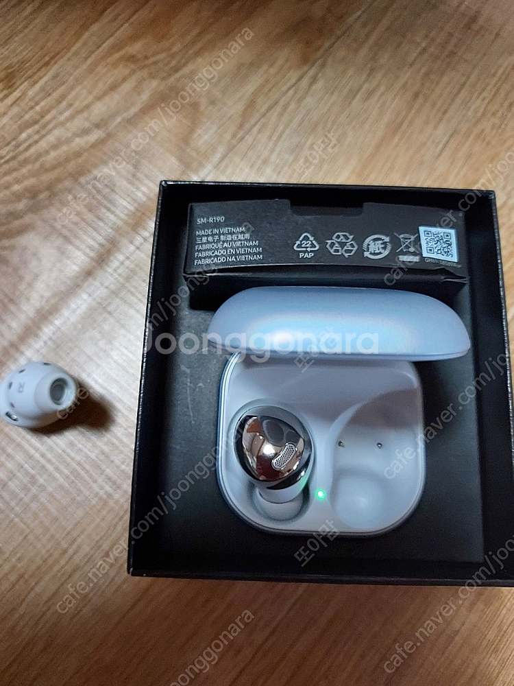 버즈프로팝니다--3