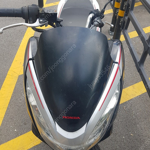 17년식 PCX125cc 80만원 판매합니다.