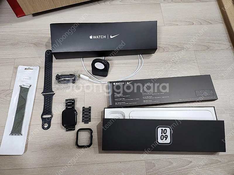 애플워치SE 나이키 에디션 44mm 셀룰러 블랙 판매합니다!--0