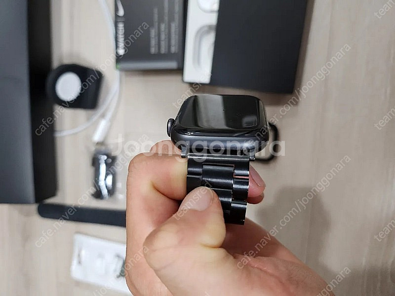 애플워치SE 나이키 에디션 44mm 셀룰러 블랙 판매합니다!--3