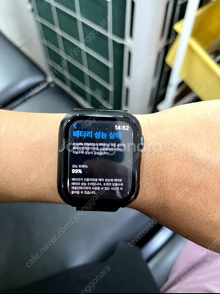 애플워치SE 나이키 에디션 44mm 셀룰러 블랙 판매합니다!--5