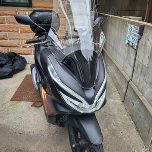 20년식 PCX 팔아요