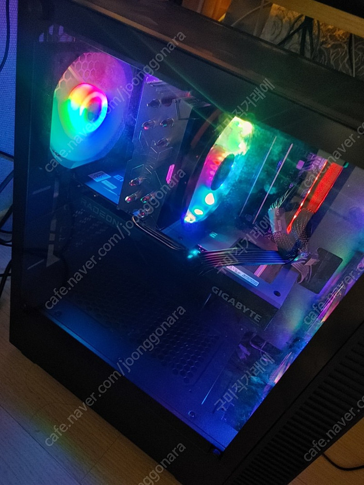 게이밍 컴퓨터 본체 팝니다--1