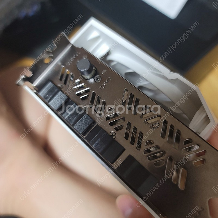 RTX3070TI 컬러풀 울트라 화이트 판매 풀박스 풀...--3