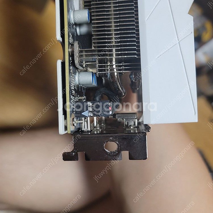 RTX3070TI 컬러풀 울트라 화이트 판매 풀박스 풀...--9