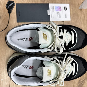 뉴발 레거시 574 블랙 270 팝니다.