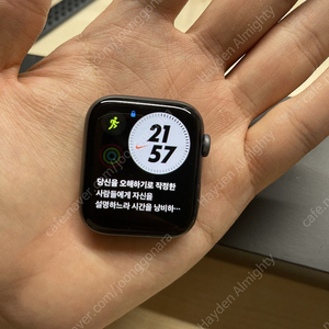 (3만원 인하, 17만원) 애플워치4 나이키에디션 44mm 스페이스그레이 GPS