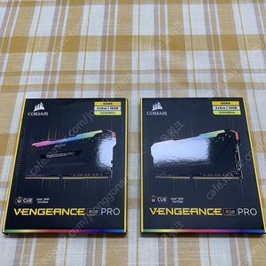 커세어 벤지언스(VENGEANCE) RGB 프로 CL14 3200(B다이) 8GB X 2EA 세트 판매합니다.