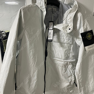 22ss 스톤아일랜드 멤브라나 아이스 사이즈 (S) Stone Island 40223 Membrana 3L TC Garment Dyed Hooded Jacket Ice (76154