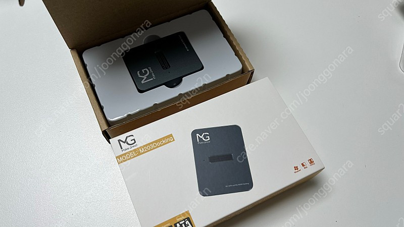 MG M203Docking M.2 도킹스테이션 팝니다.--3