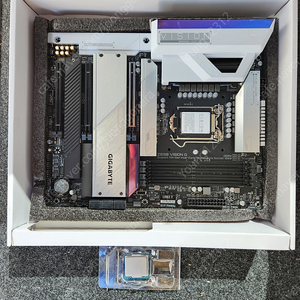 ﻿인텔 i7 11700 , 기가바이트 Z590 VISION G 팝니다
