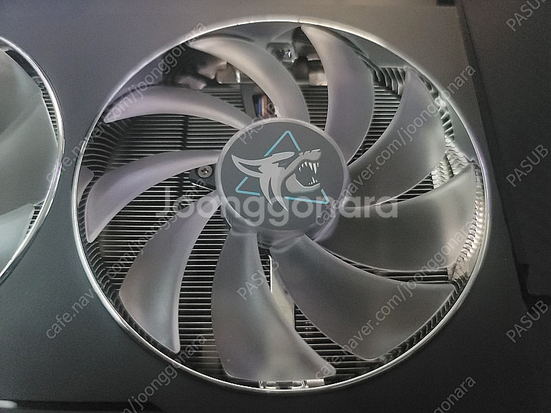 게이밍 그래픽카드 rx 6650xt 8gb 팝니다.--1