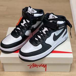 스투시x나이키 에어포스 미드 270(Nike x Stussy air force 270)