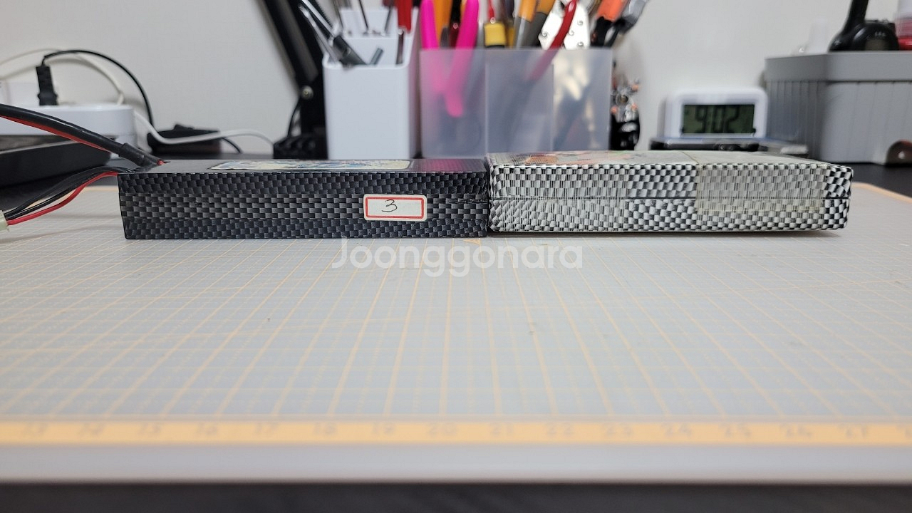 RC카 2셀 배터리 및 충전기 팝니다.--3