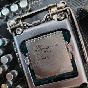 i7-4770k + Asus z87 deluxe + 삼성 4g x 4 + 커세어 워터쿨러